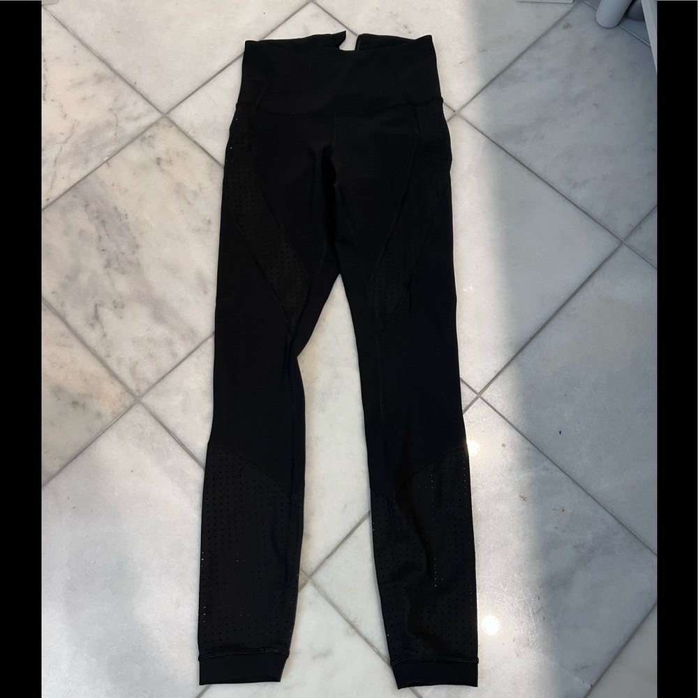 Lululemon pants. A11
